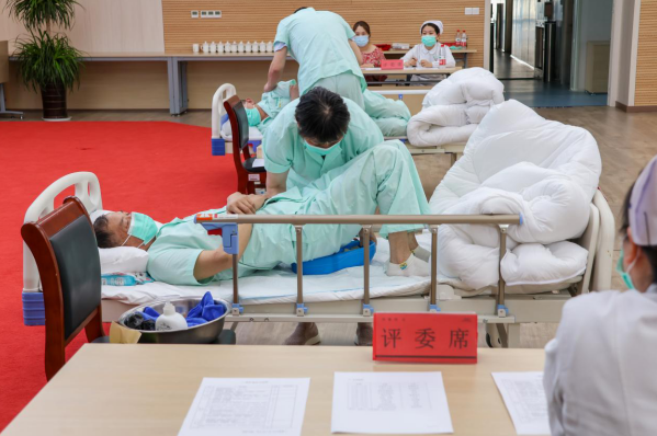 鎮(zhèn)江市潤馨物業(yè)管理有限公司成功舉辦 護(hù)理員職業(yè)技能比賽